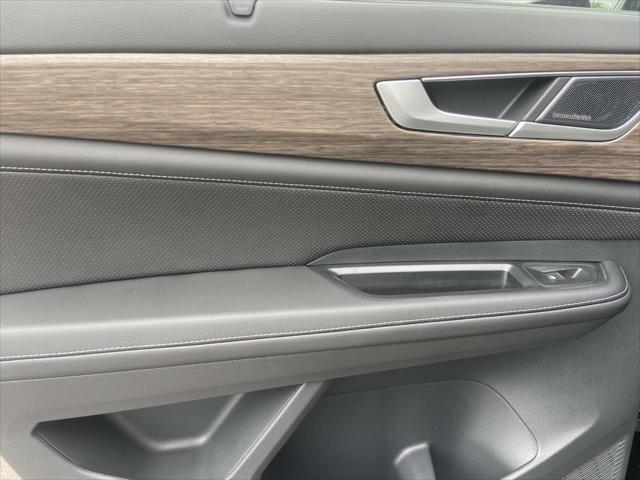 new 2025 Volkswagen Atlas car, priced at $55,920