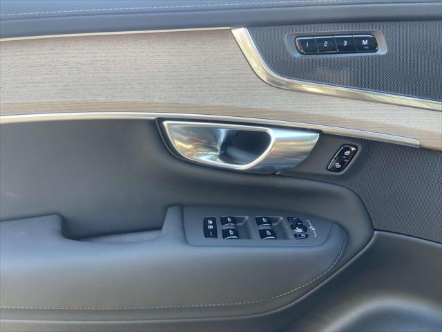 new 2025 Volvo XC90 car