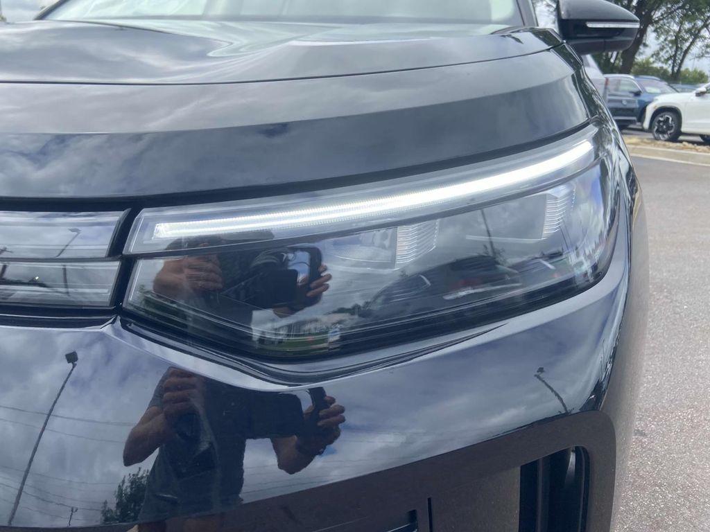 new 2025 Volkswagen Tiguan car, priced at $32,160