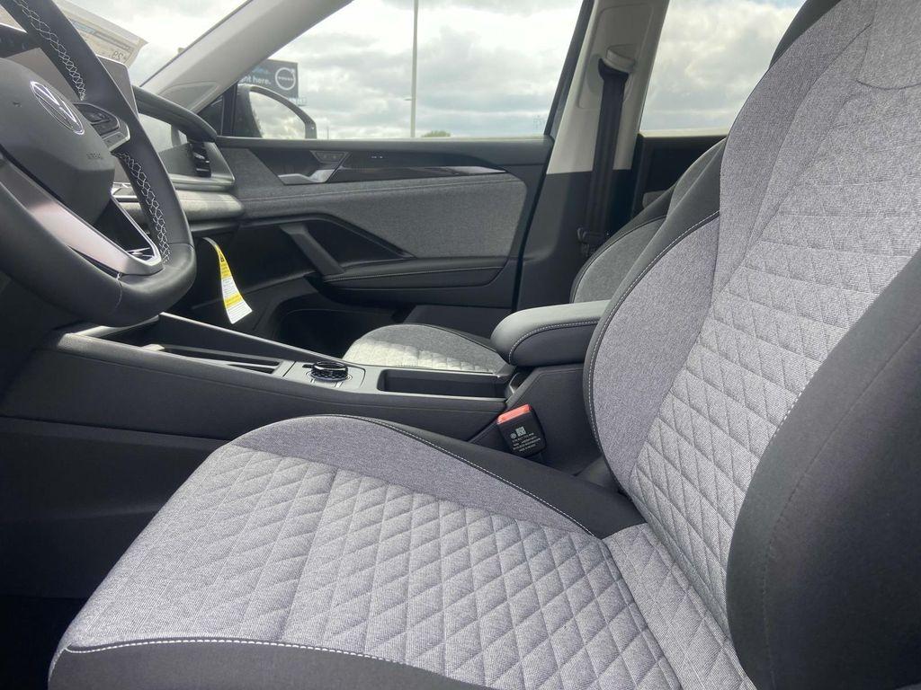 new 2025 Volkswagen Tiguan car, priced at $32,160