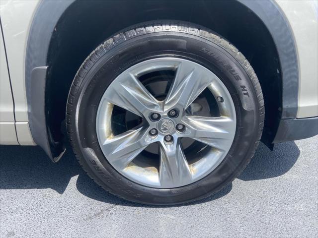 used 2015 Toyota Highlander car, priced at $17,999
