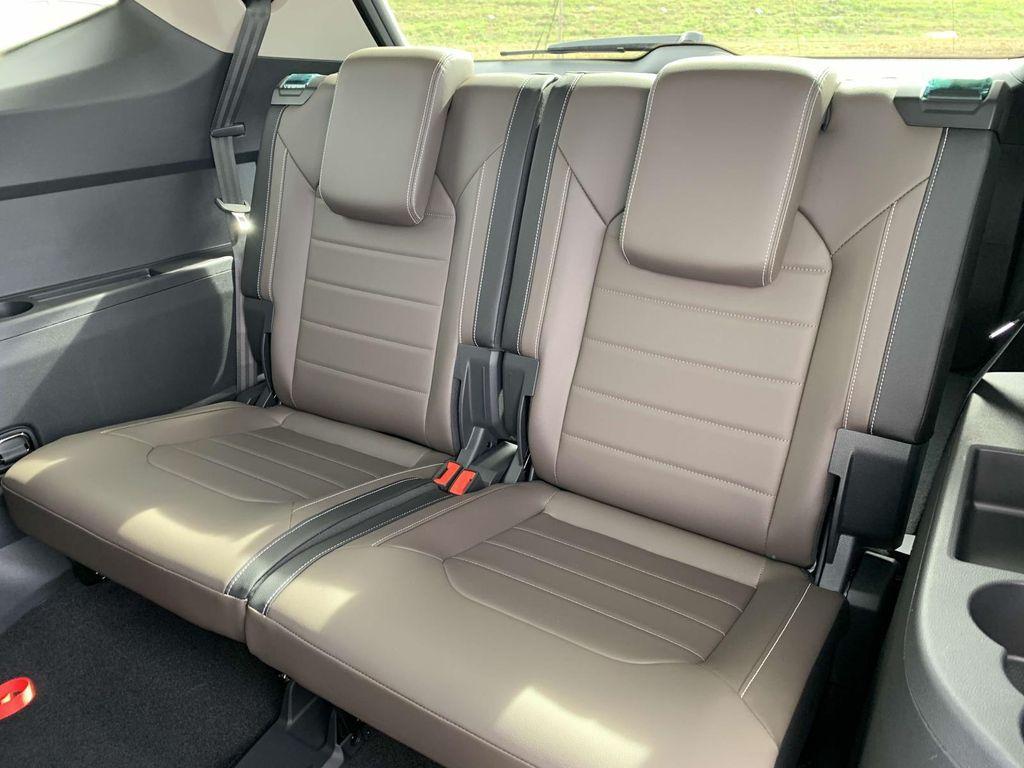 new 2025 Volkswagen Atlas car, priced at $48,936