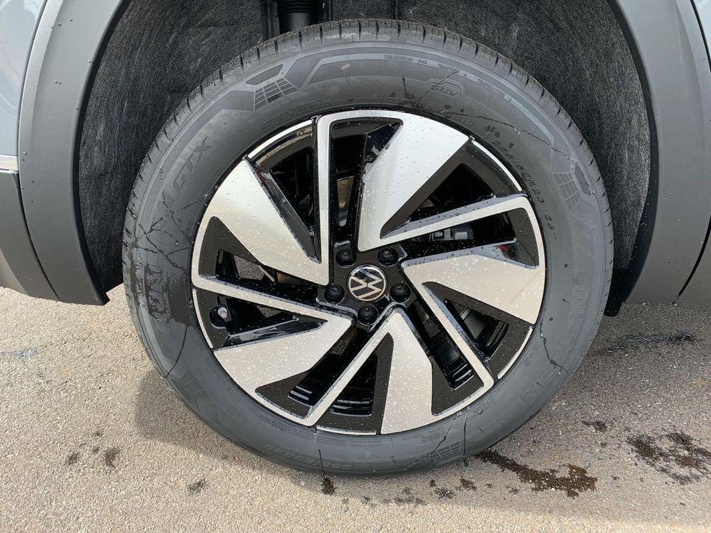 new 2025 Volkswagen Atlas car, priced at $48,936