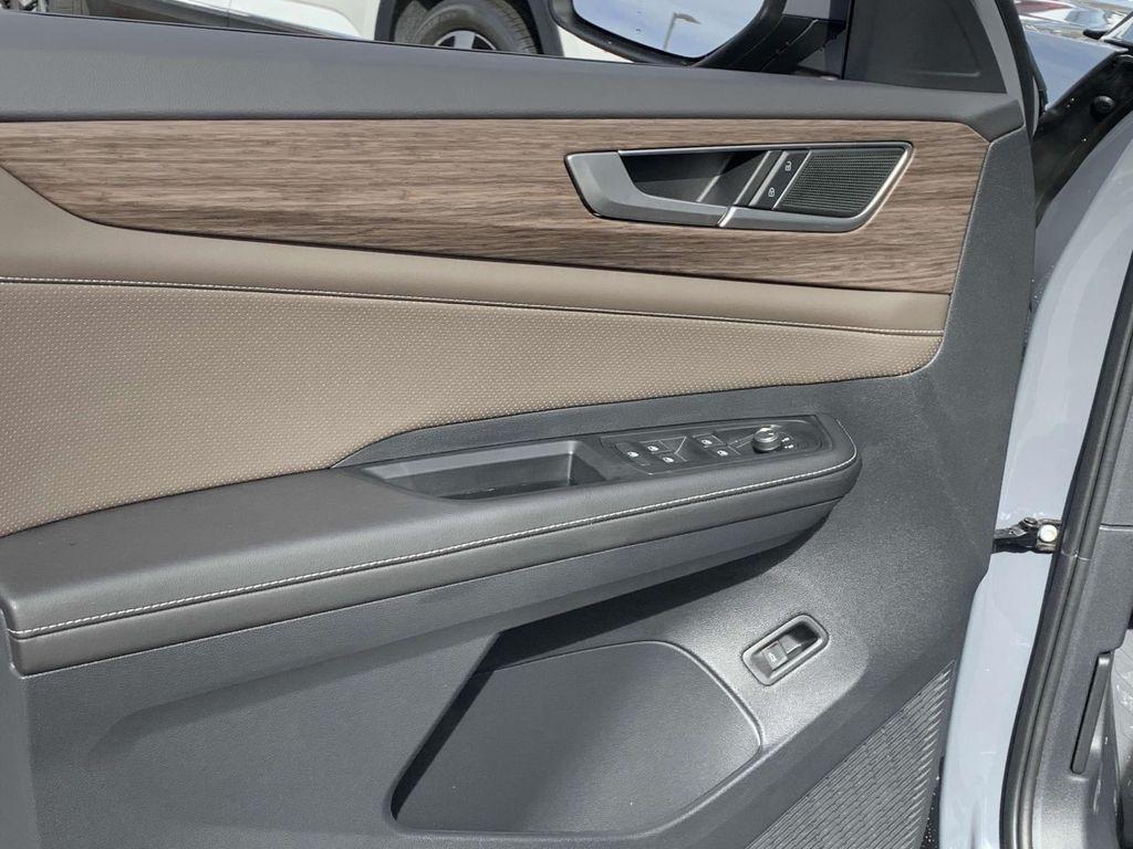 new 2025 Volkswagen Atlas car, priced at $48,936