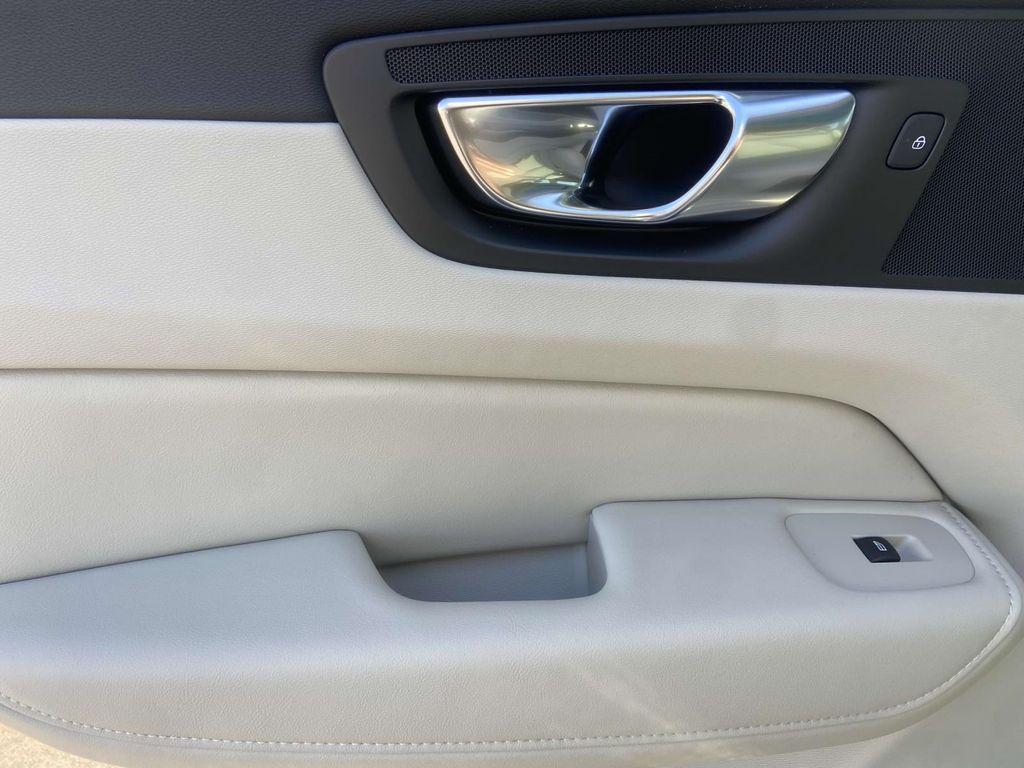new 2025 Volvo XC60 car, priced at $48,345