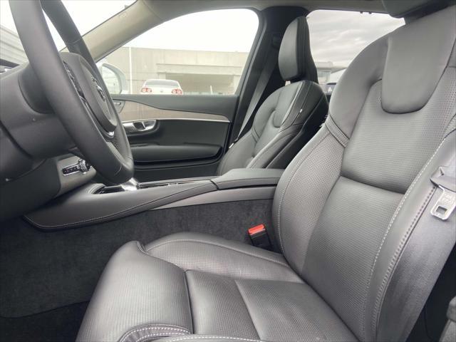 new 2025 Volvo XC90 car, priced at $69,997