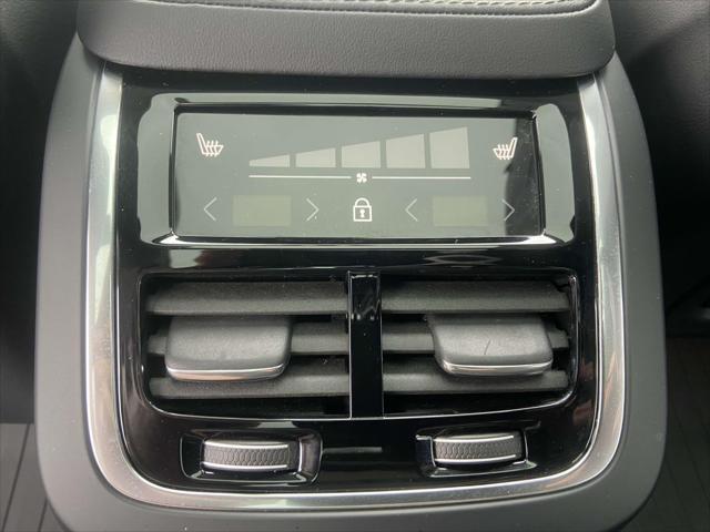 new 2025 Volvo XC90 car, priced at $69,997