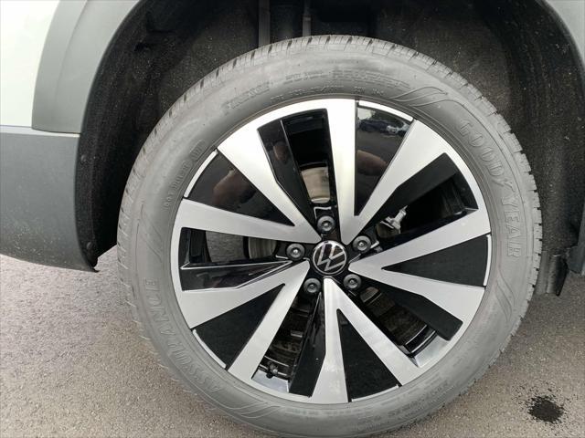 new 2024 Volkswagen Taos car, priced at $30,291