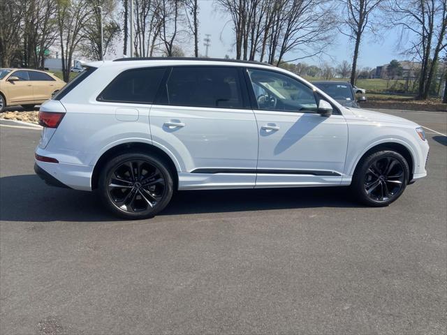 new 2025 Audi Q7 car, priced at $76,725