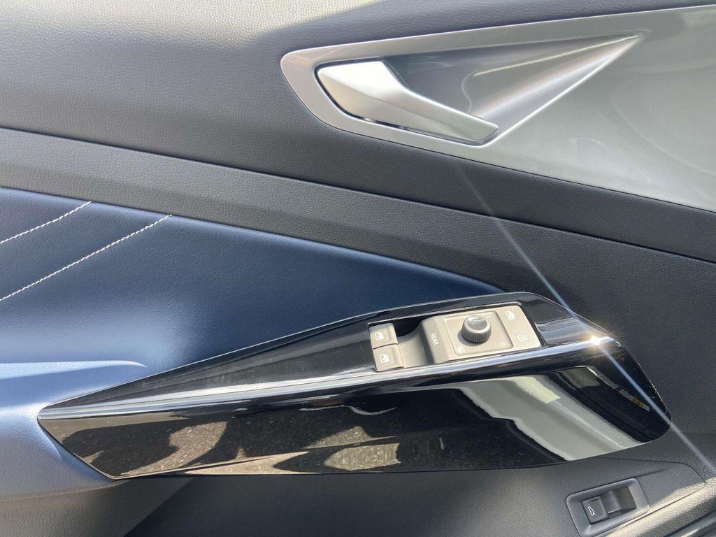 new 2025 Volkswagen ID.4 car, priced at $53,471