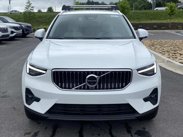 new 2025 Volvo XC40 car, priced at $52,225