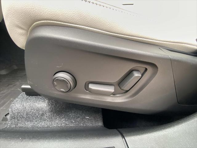 new 2025 Volvo XC40 car, priced at $52,225