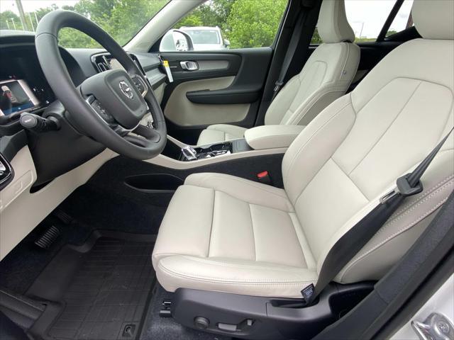 new 2025 Volvo XC40 car, priced at $52,225