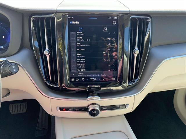new 2025 Volvo XC60 car