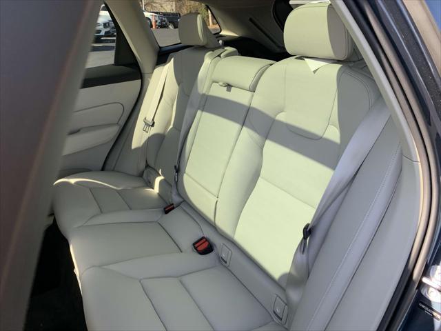 new 2025 Volvo XC60 car