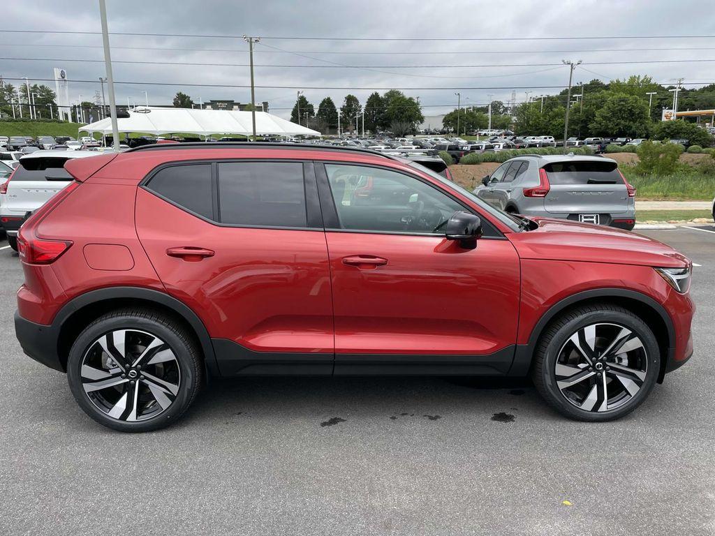 new 2025 Volvo XC40 car, priced at $51,015