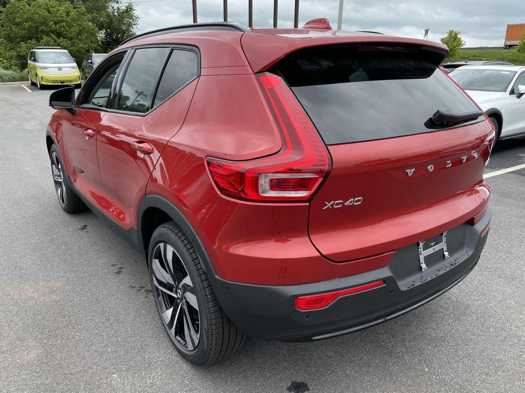 new 2025 Volvo XC40 car, priced at $51,015