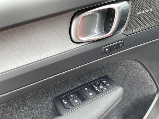 new 2025 Volvo XC40 car, priced at $51,015
