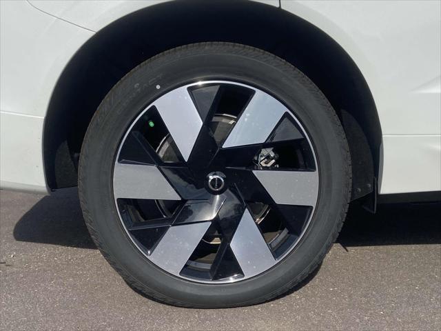 new 2025 Volvo XC60 Plug-In Hybrid car