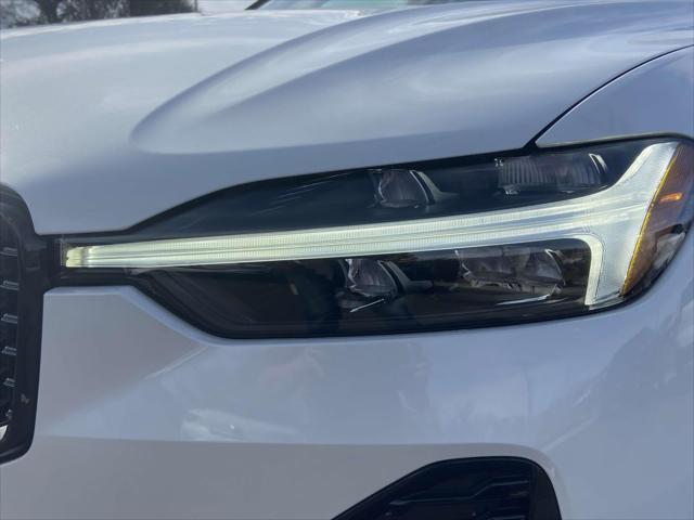 new 2025 Volvo XC60 Plug-In Hybrid car