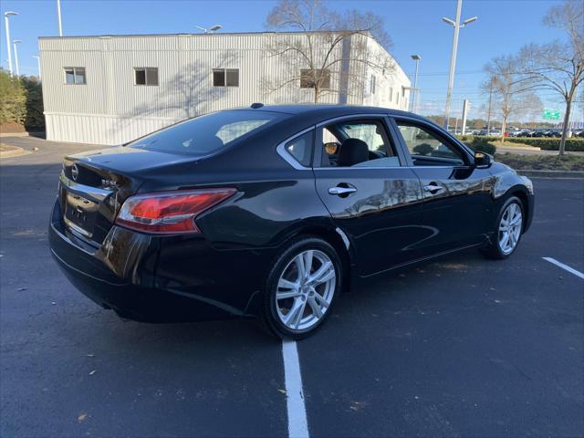 used 2013 Nissan Altima car, priced at $9,995