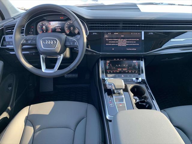 new 2025 Audi Q7 car, priced at $75,770