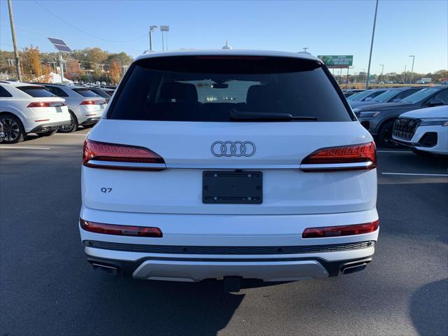 new 2025 Audi Q7 car, priced at $75,770