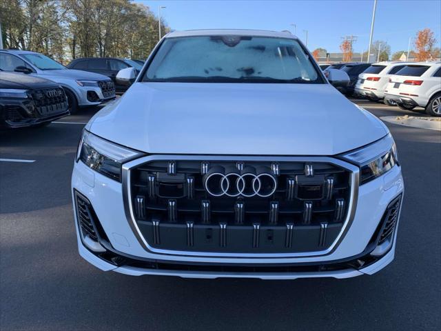 new 2025 Audi Q7 car, priced at $75,770