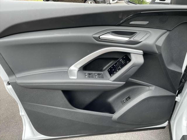 new 2025 Audi Q5 car, priced at $60,175
