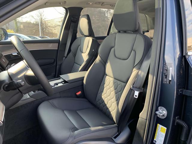 new 2025 Volvo XC90 car