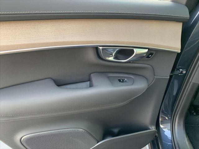 new 2025 Volvo XC90 car