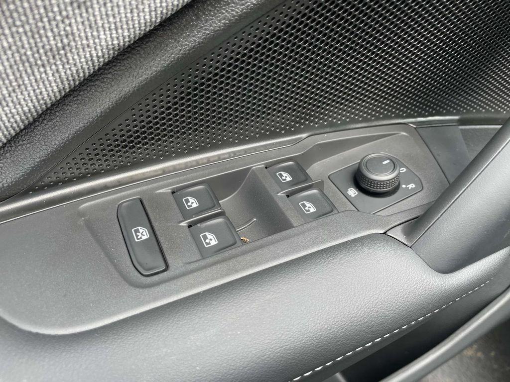 new 2025 Volkswagen Tiguan car, priced at $32,160