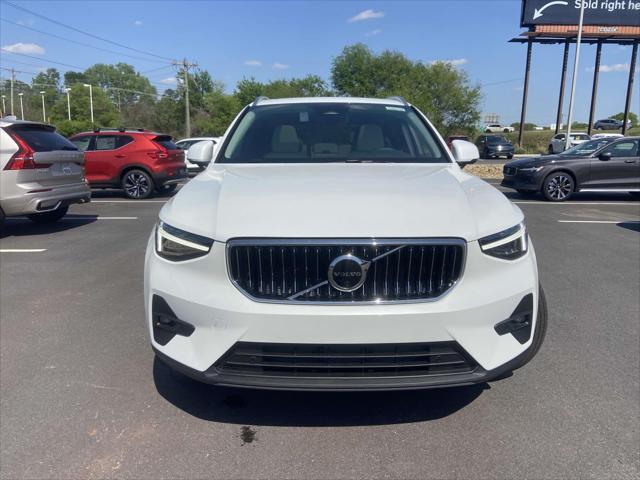 new 2025 Volvo XC40 car, priced at $52,015