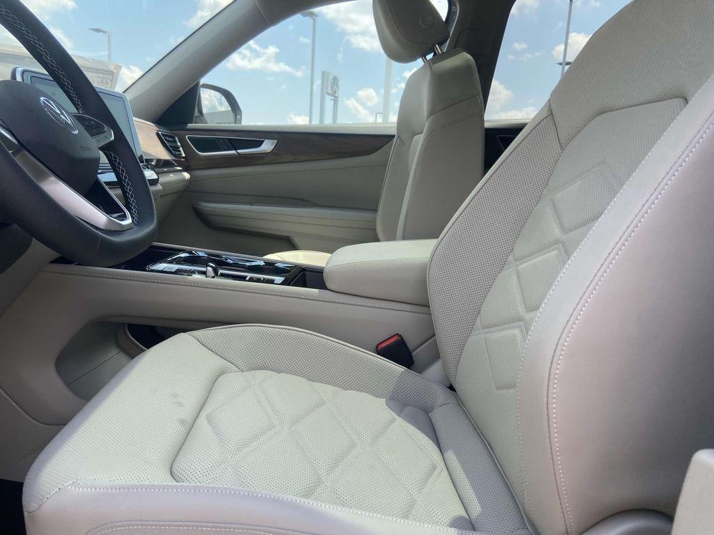new 2026 Volkswagen Atlas car, priced at $47,043