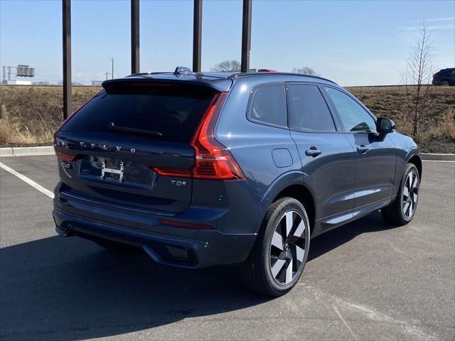 new 2025 Volvo XC60 Plug-In Hybrid car