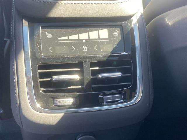 new 2025 Volvo XC90 Plug-In Hybrid car