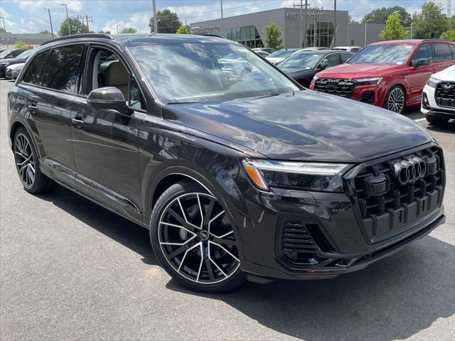 new 2025 Audi Q7 car, priced at $78,070