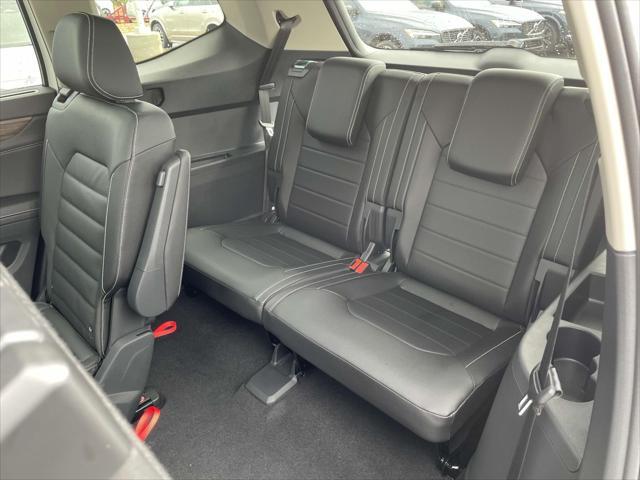 new 2025 Volkswagen Atlas car, priced at $51,370