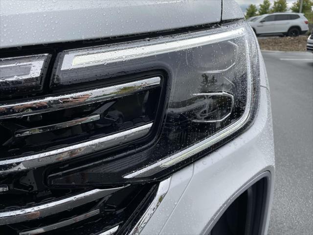 new 2025 Volkswagen Atlas car, priced at $51,370
