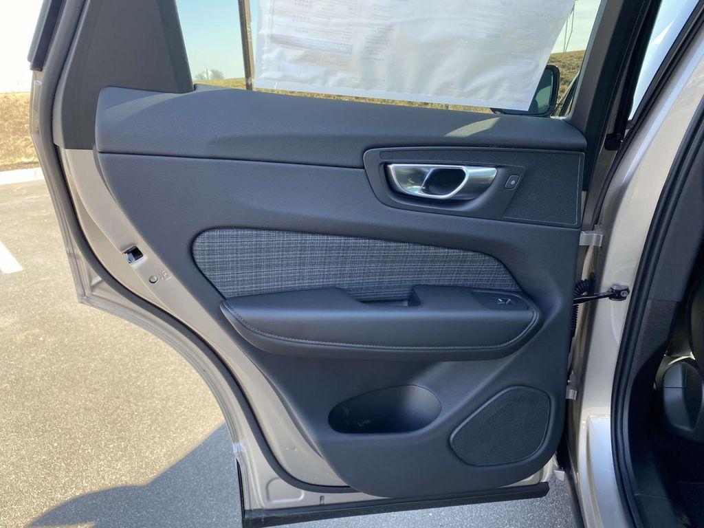 new 2025 Volvo XC60 car, priced at $49,905