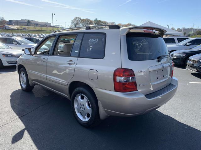 used 2006 Toyota Highlander car, priced at $9,999