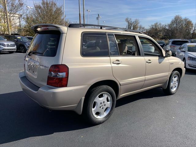 used 2006 Toyota Highlander car, priced at $9,999