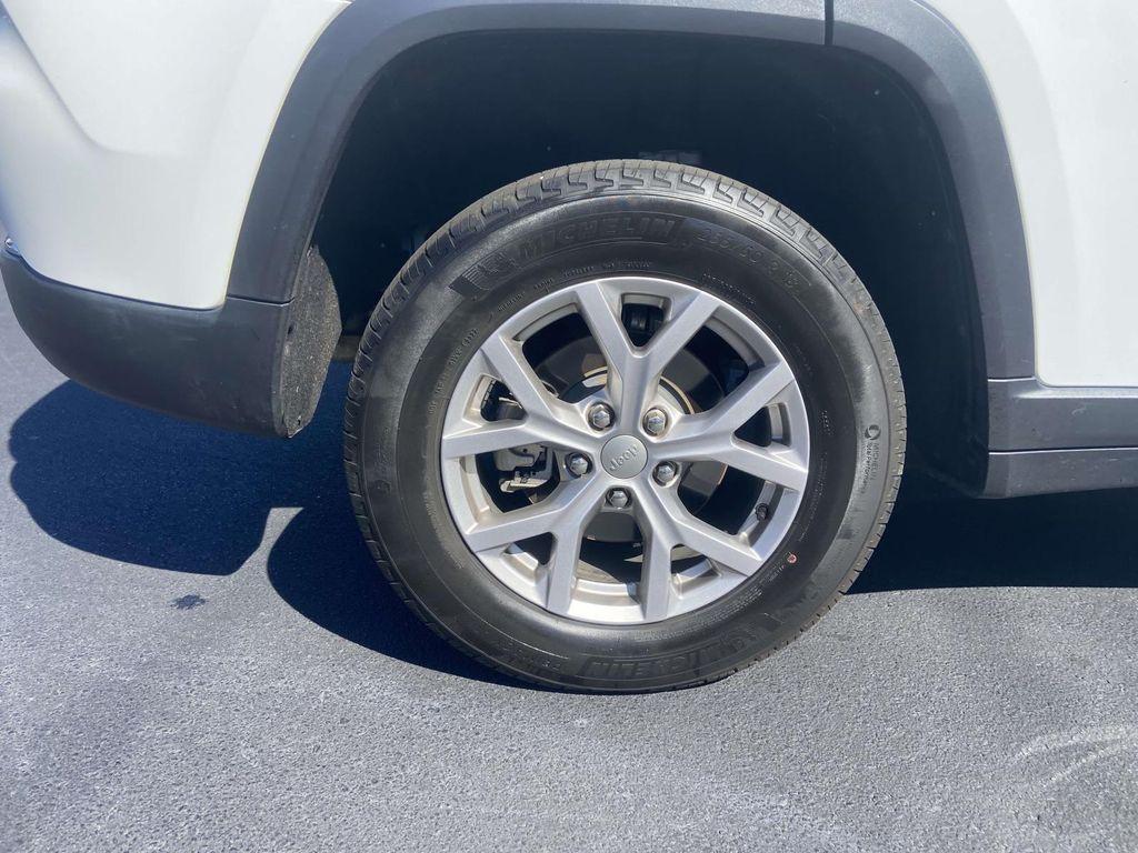 used 2022 Jeep Grand Cherokee car, priced at $29,499