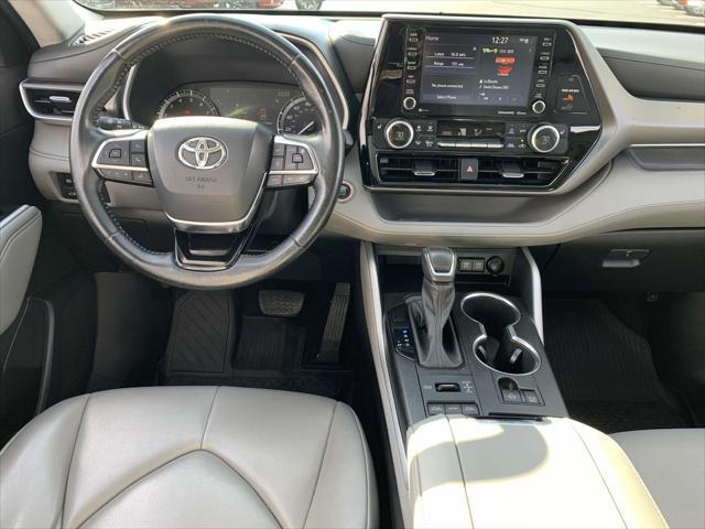 used 2021 Toyota Highlander car, priced at $31,999