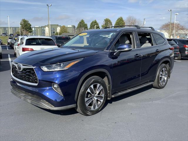 used 2021 Toyota Highlander car, priced at $31,999