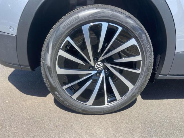new 2025 Volkswagen ID.4 car, priced at $50,716