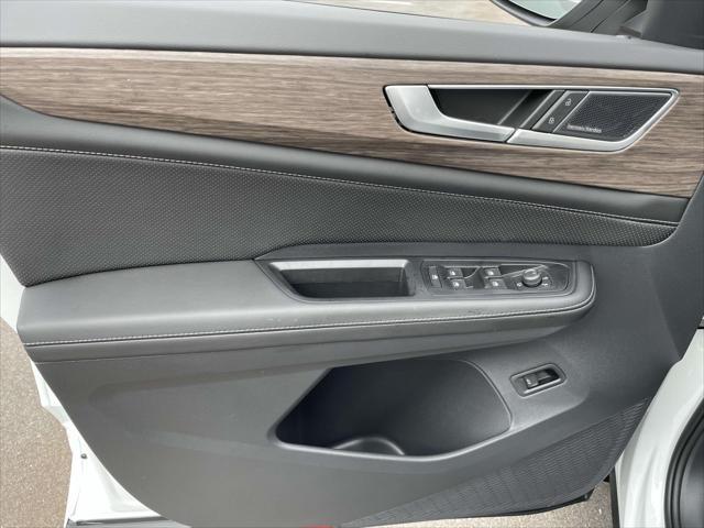 new 2025 Volkswagen Atlas car, priced at $55,680