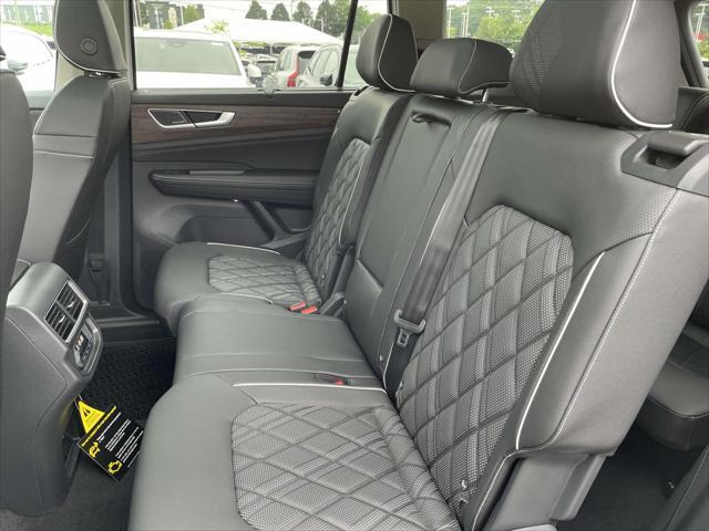 new 2025 Volkswagen Atlas car, priced at $55,680