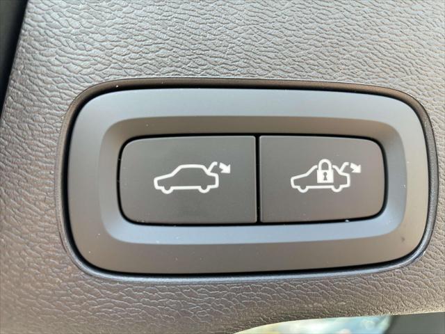 new 2026 Volvo XC60 car, priced at $52,545