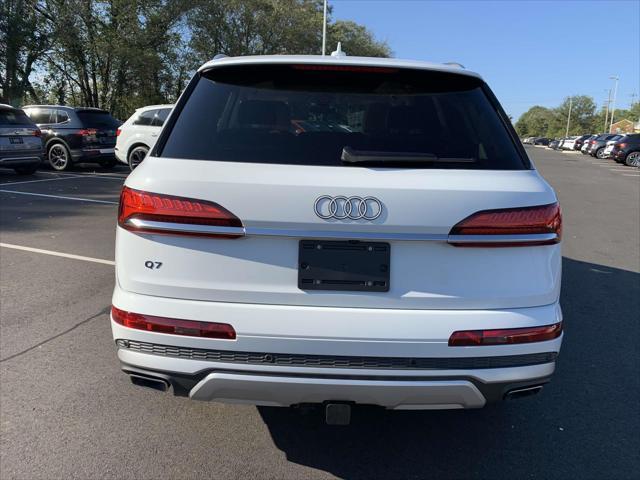 new 2025 Audi Q7 car, priced at $75,655